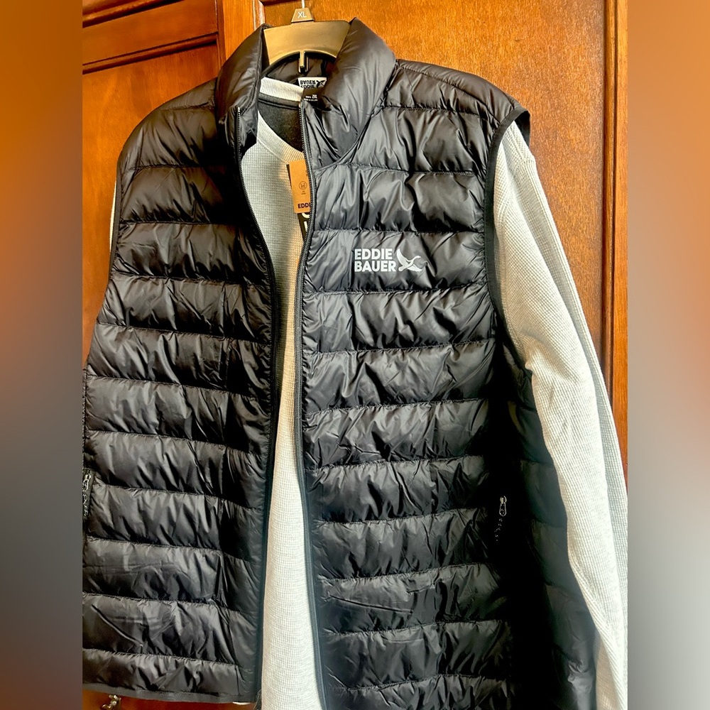 Eddie Bauer Men's grey Henley long sleeve and matching black Puffer Vest